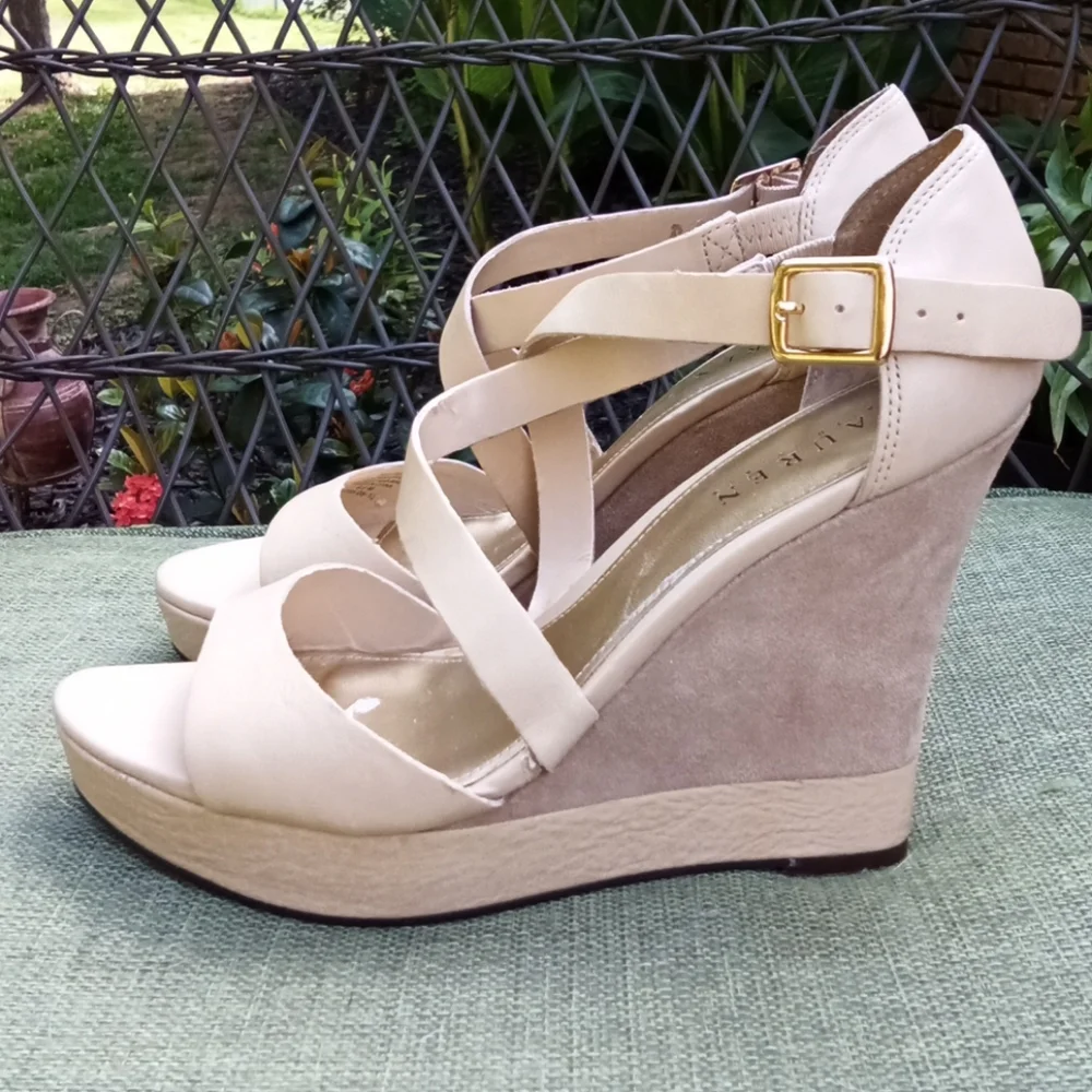 Lauren Ralph Lauren Leather Strappy Wedge Sandal Size 8.5.